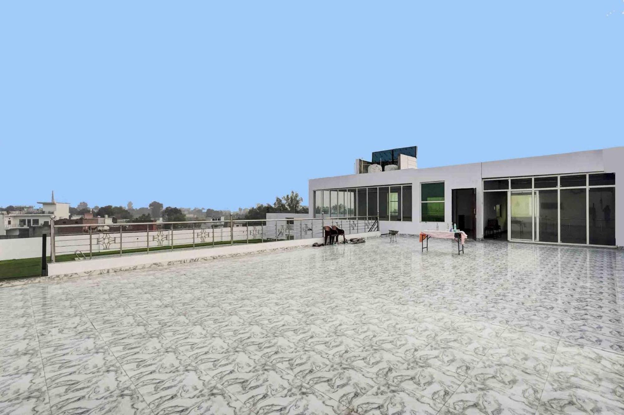 Hotel Collection O Love Garden Ghaziabad Exterior foto
